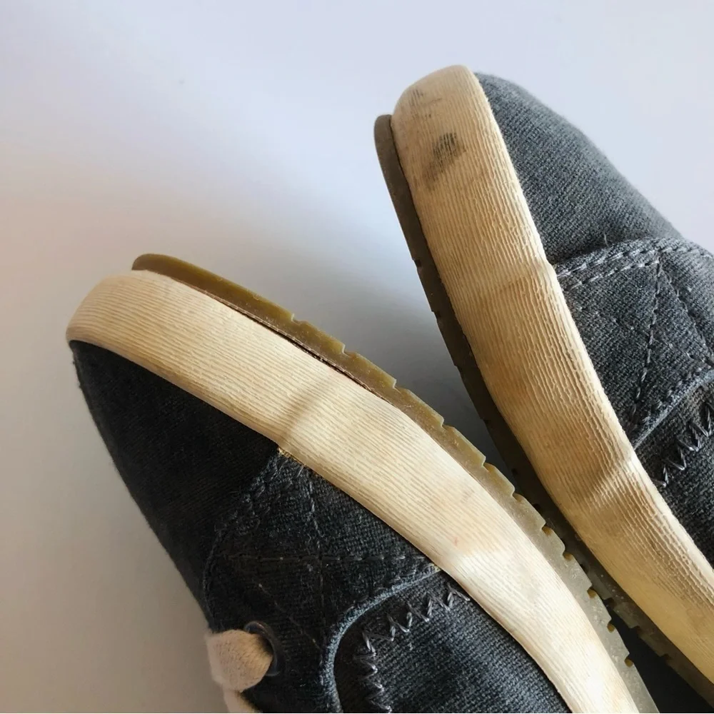 Taos Star Charcoal Gray Lace Up Sneakers